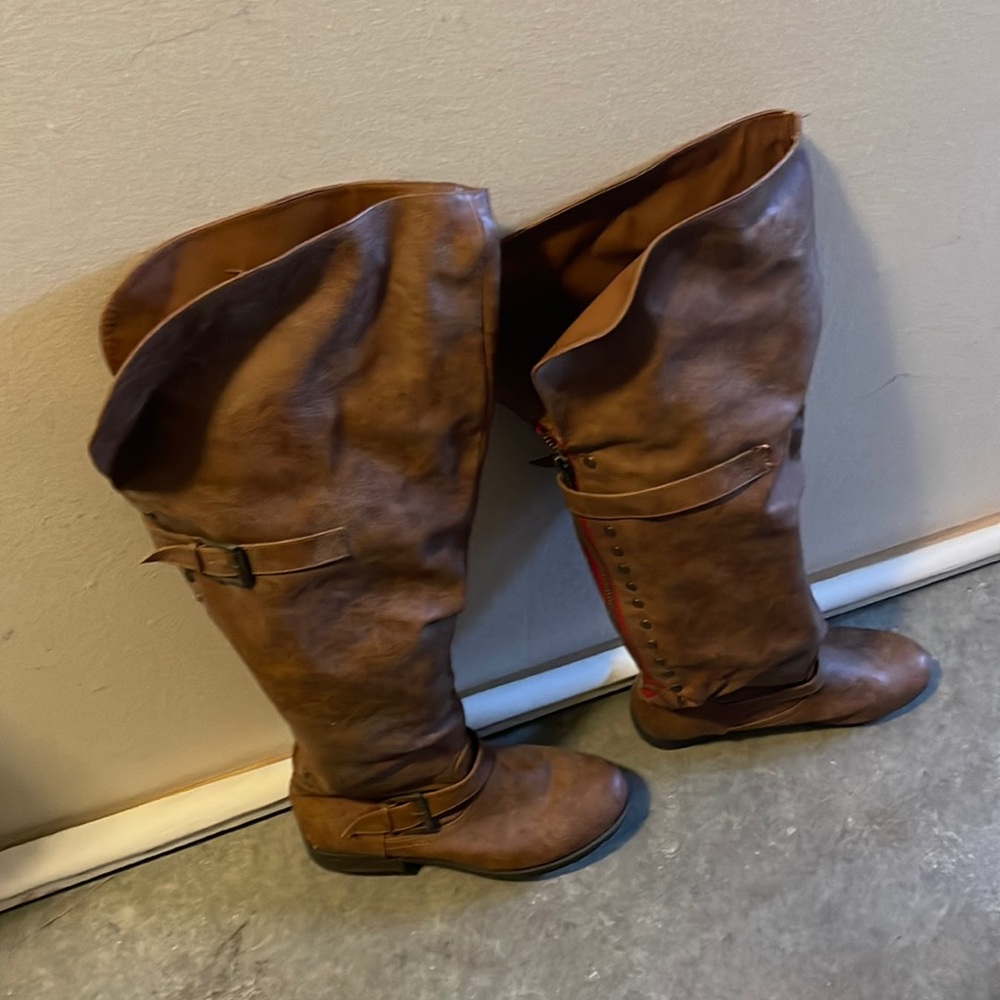 Journee Collection Wide Calf Size 10
